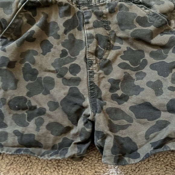 Carhartt girls 3t camo print overall shorts - Picture 4 of 5